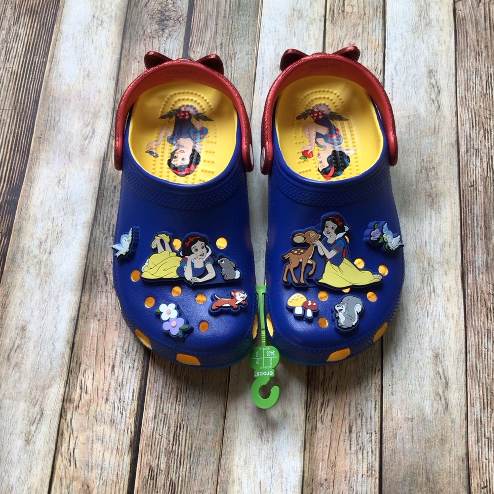 NEW Crocs + Disney Snow White & Friends Clog Shoe